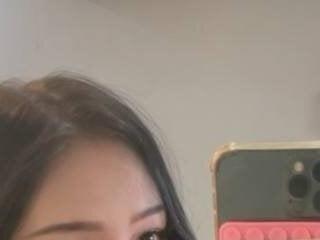ashkisses