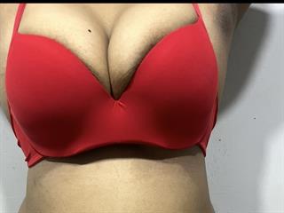 CLEAVAGE QUEEN07