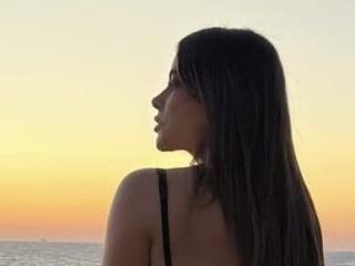 Divyaa strip