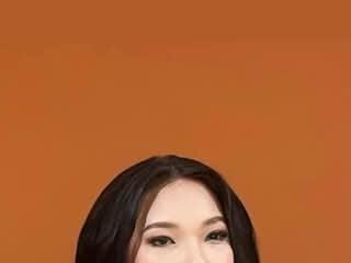Hottess asian