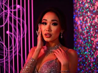 Kami Lee 