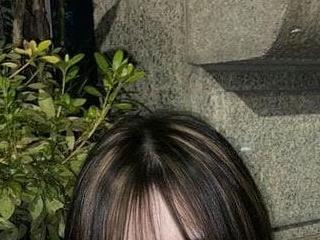 Lee smile